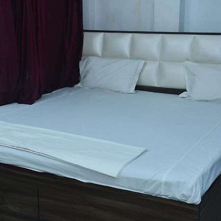 Hotel Awadh Palace Sahjanwa 외부 사진