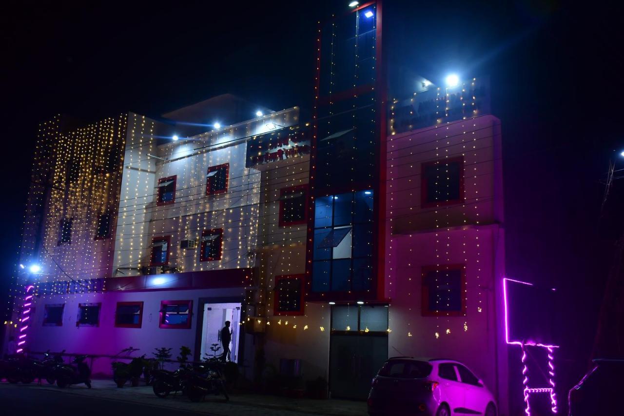 Hotel Awadh Palace Sahjanwa 외부 사진