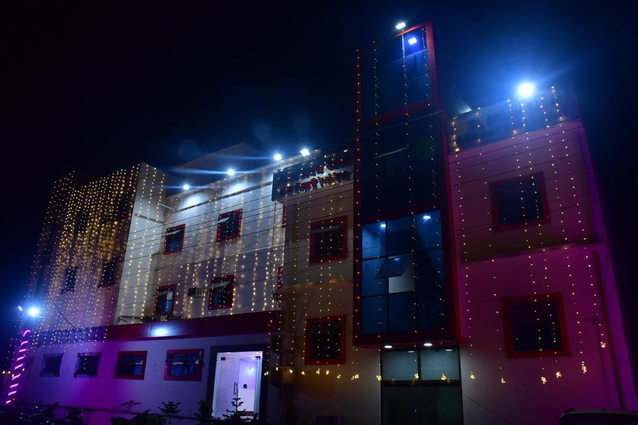 Hotel Awadh Palace Sahjanwa 외부 사진