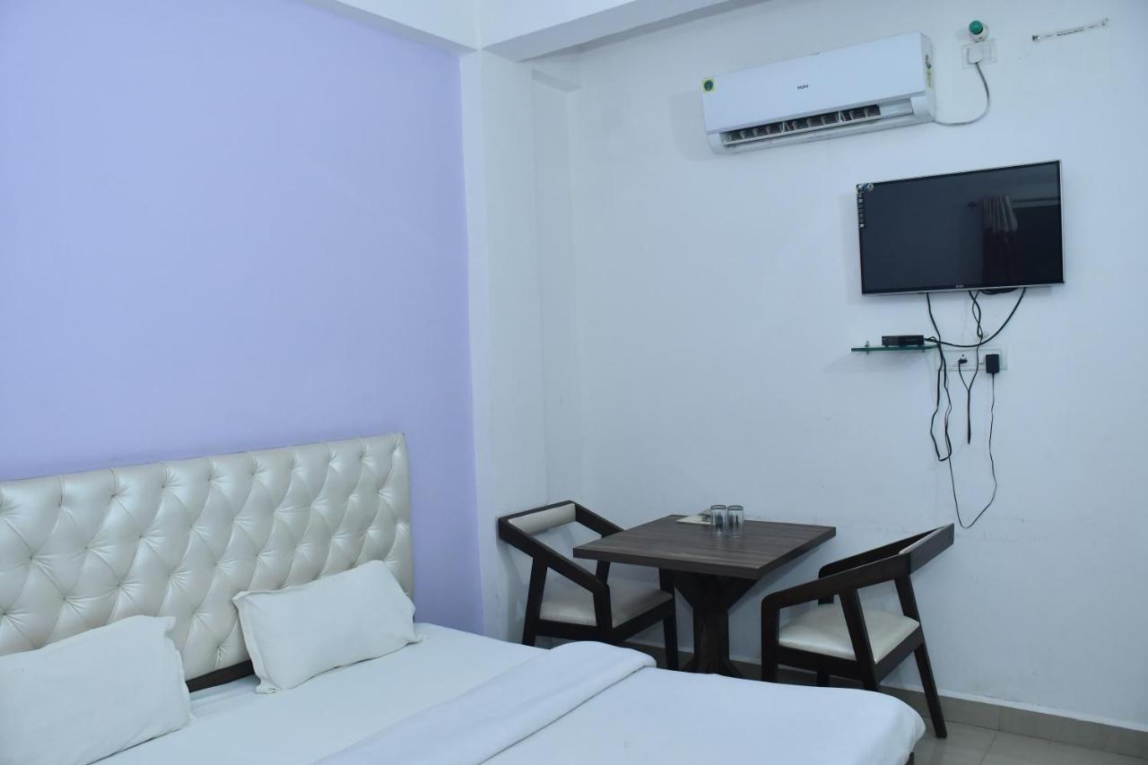 Hotel Awadh Palace Sahjanwa 외부 사진